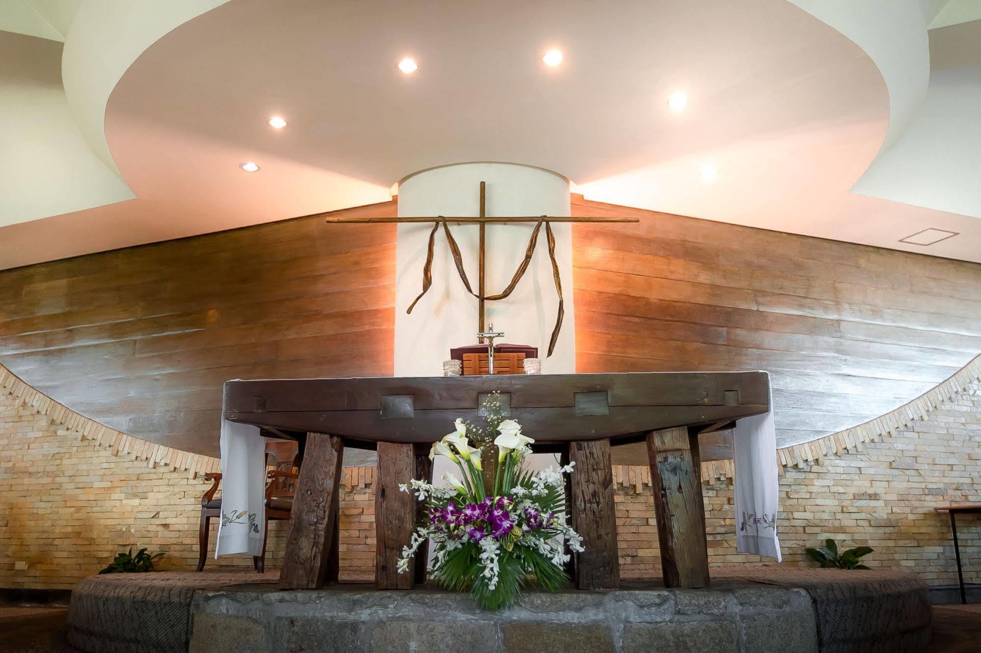 Eugenio Lopez Center Hotel Antipolo Eksteriør billede