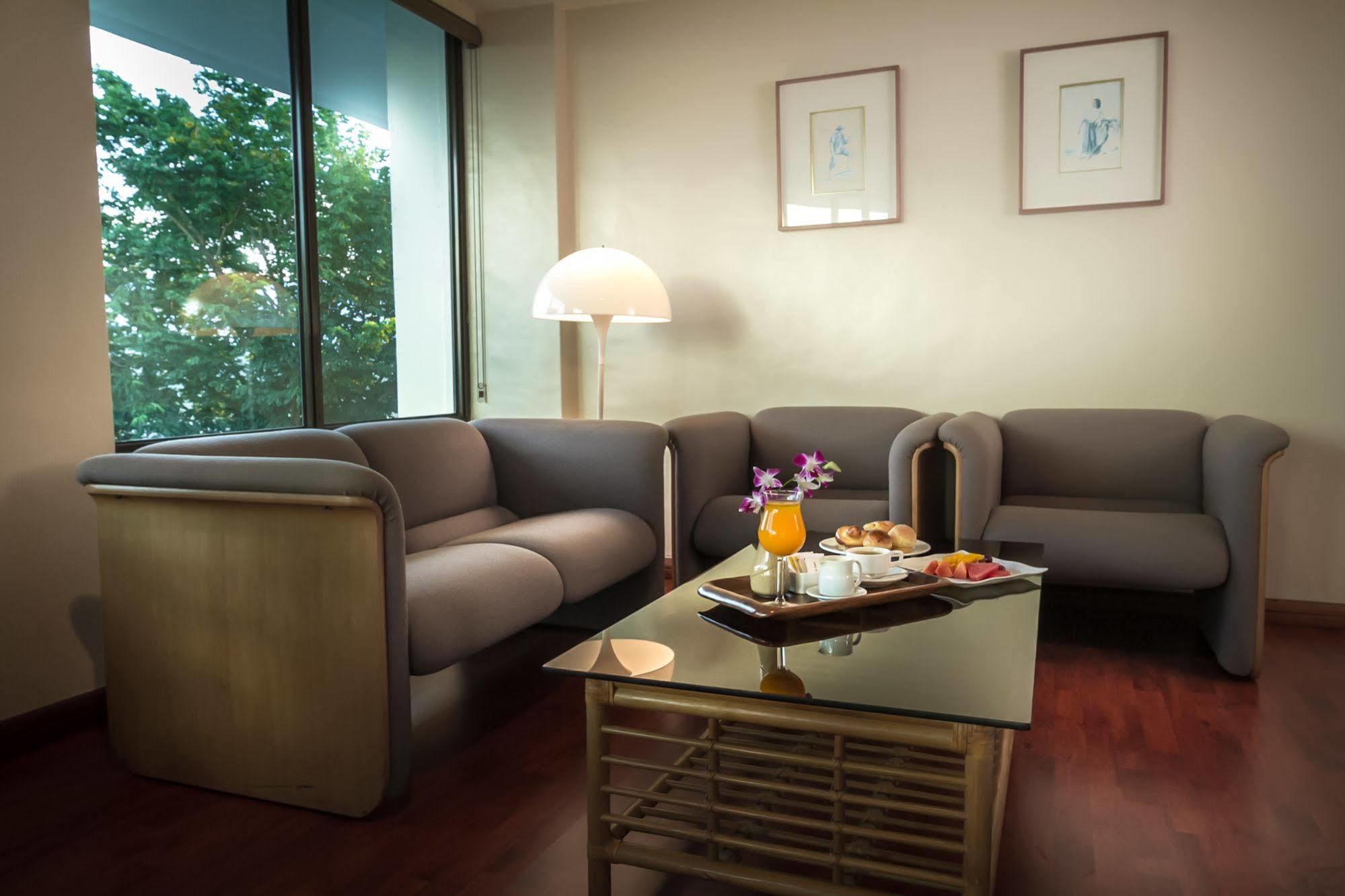 Eugenio Lopez Center Hotel Antipolo Eksteriør billede