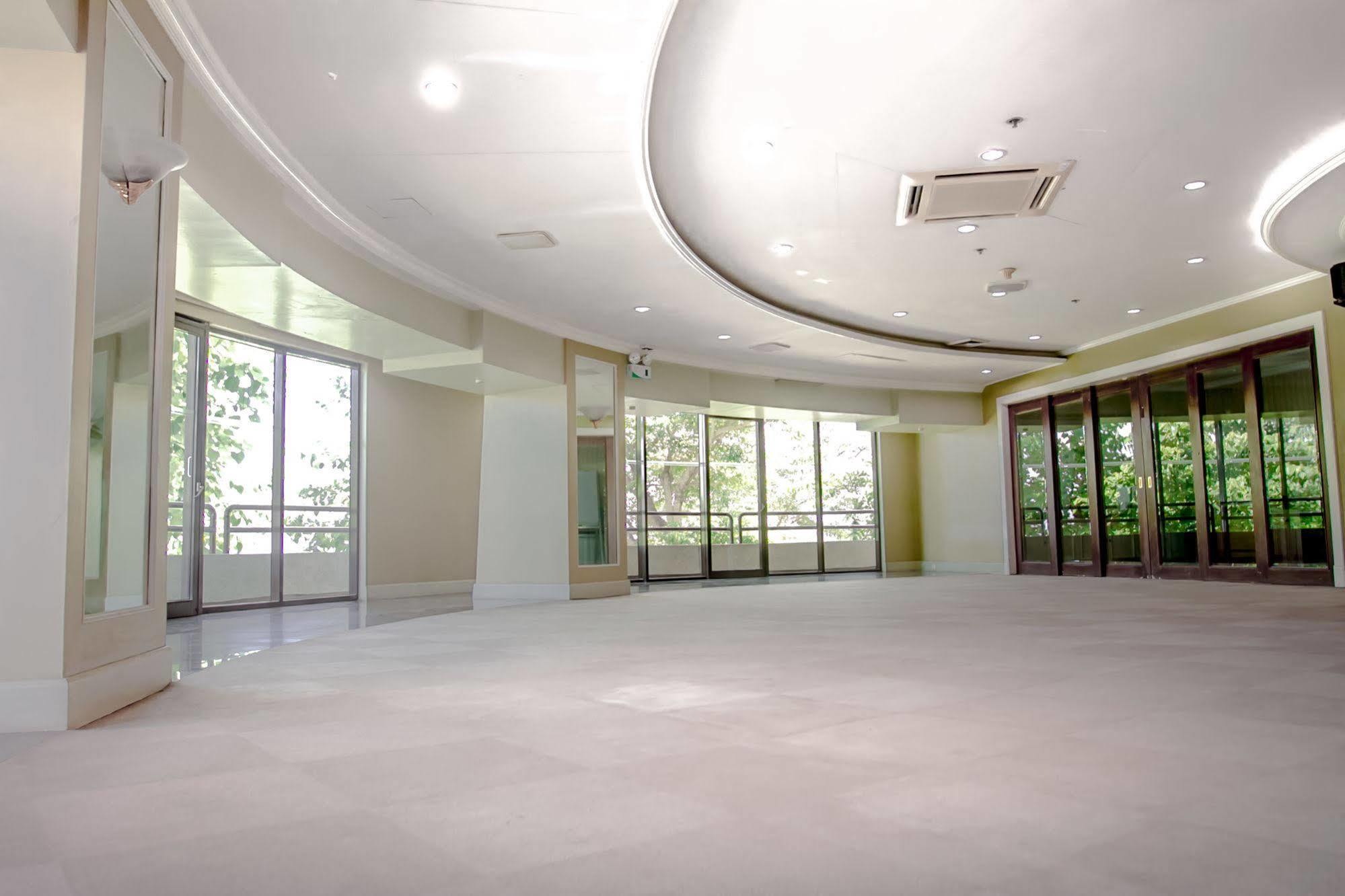 Eugenio Lopez Center Hotel Antipolo Eksteriør billede