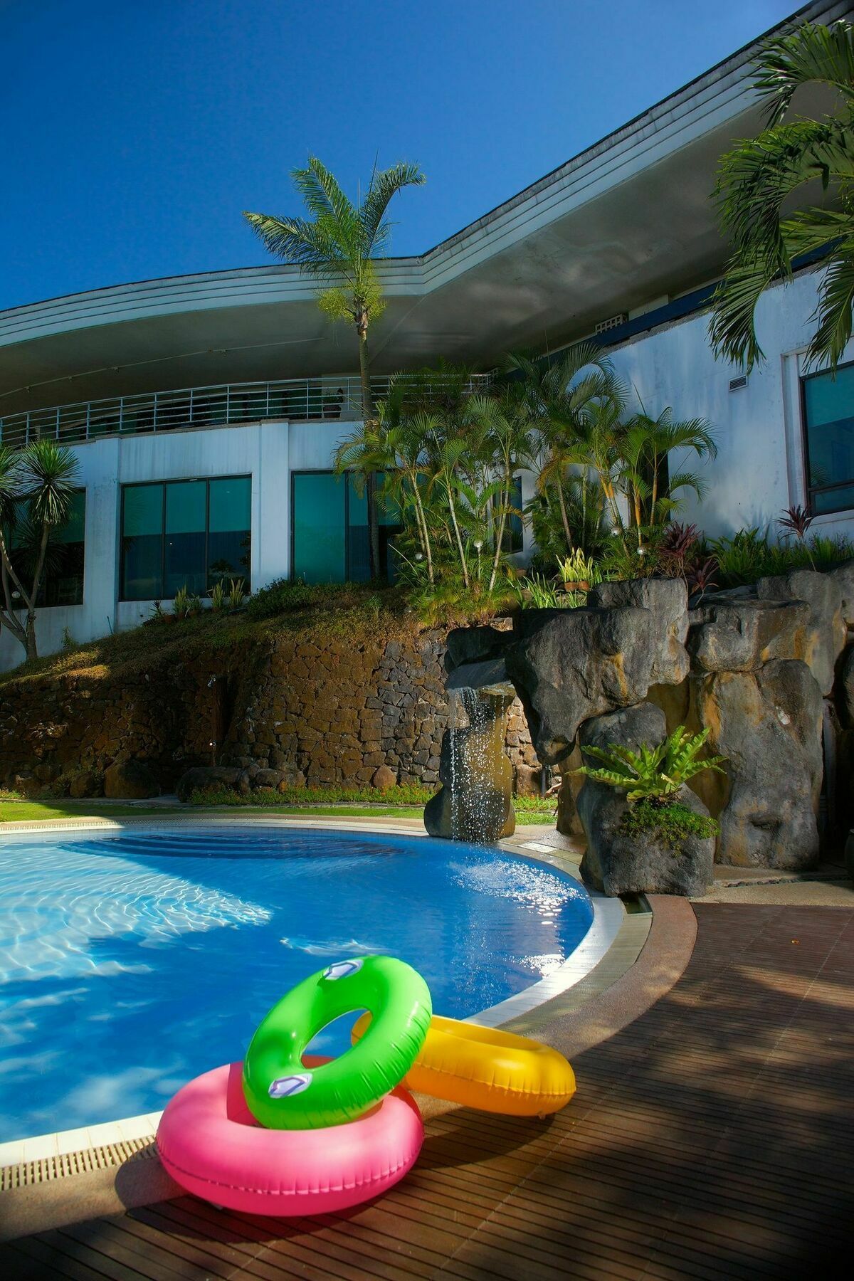 Eugenio Lopez Center Hotel Antipolo Eksteriør billede